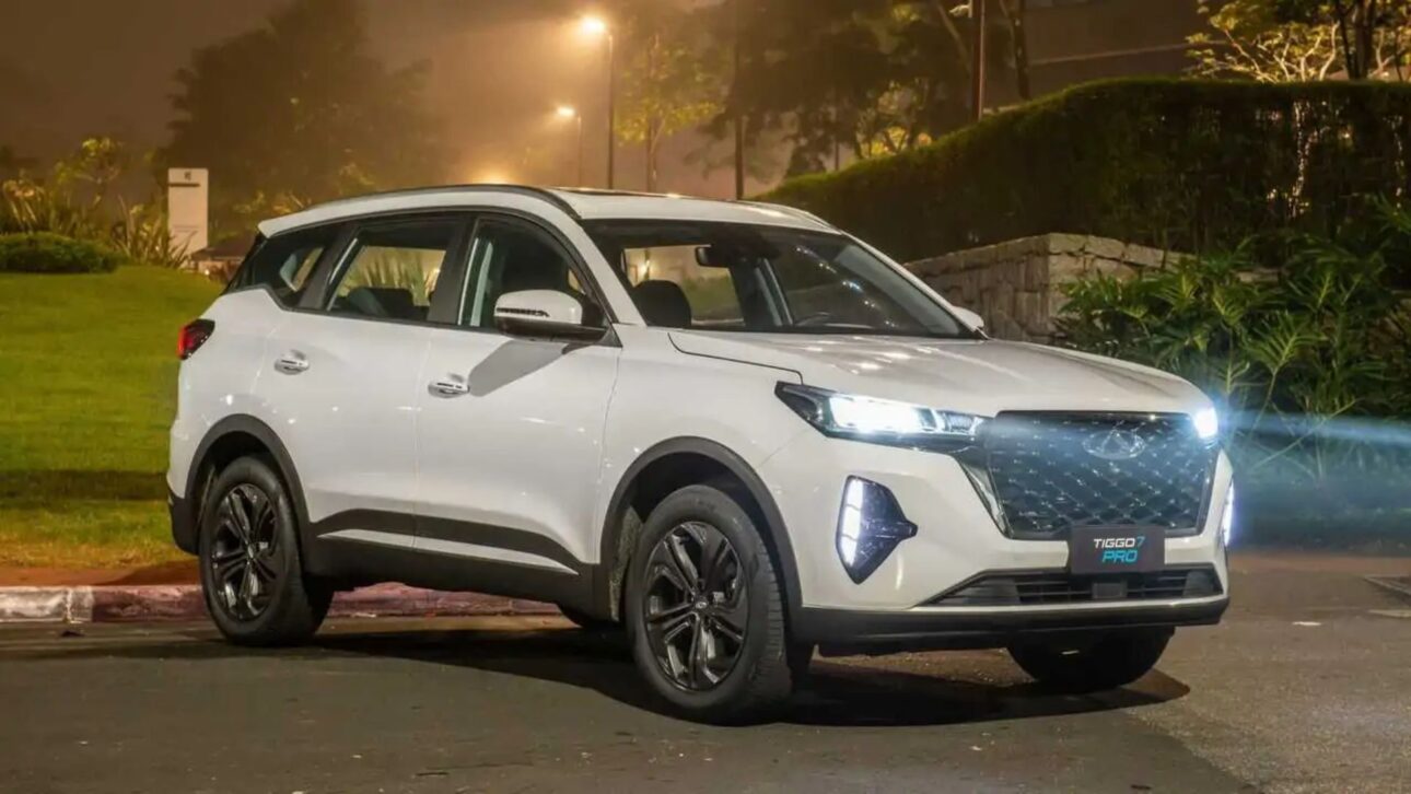 CAOA Chery Tiggo 7 Hybrid tem 160 cv, motor turbo, pacote Max Drive e preço de Compass. Promoção válida em setembro nas concessionárias.v