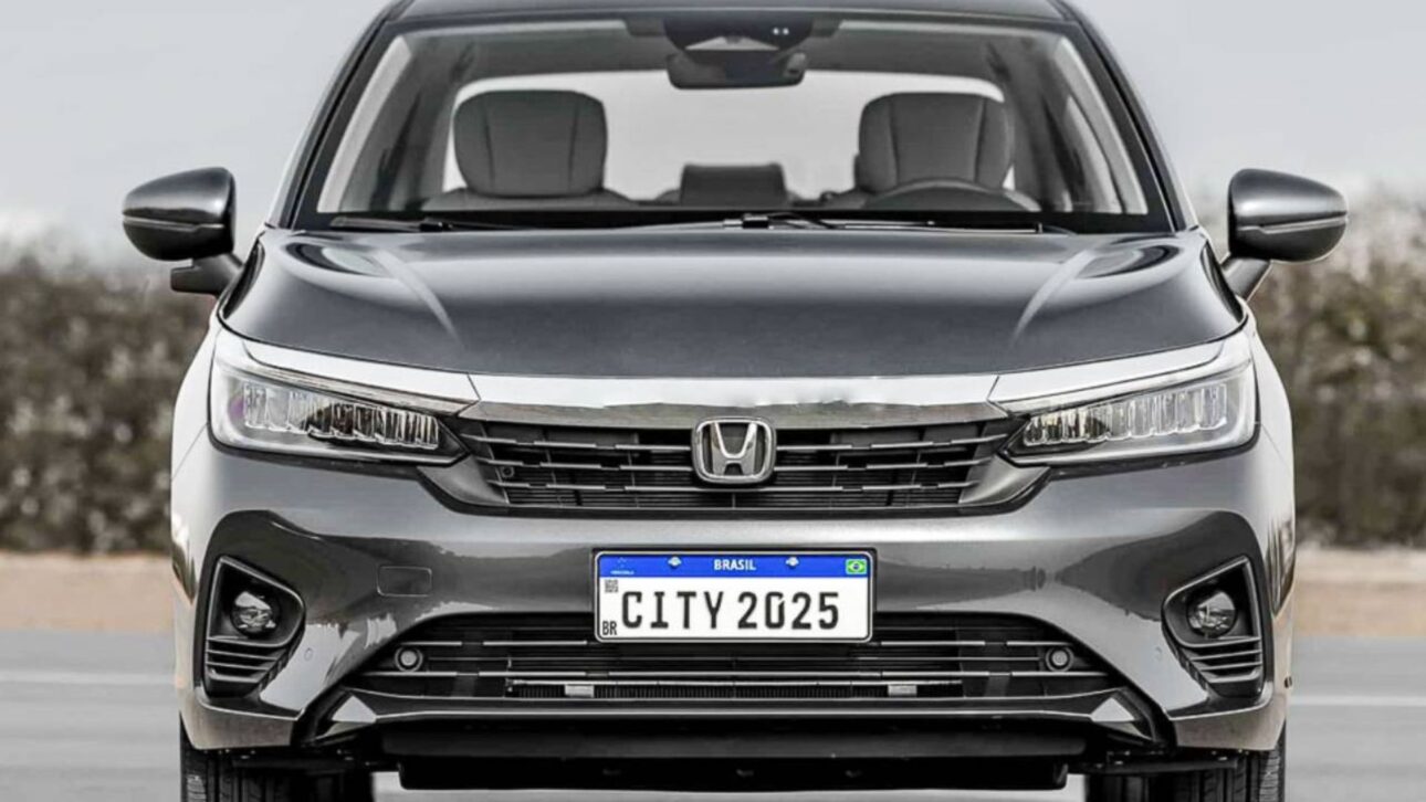 Honda City 2025 oferece descontos de até R$ 14,4 mil para PcD, com versões equipadas, bom espaço interno e consumo eficiente.