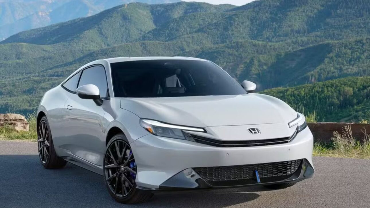 Honda Prelude 2026 retorna com motor híbrido do Civic, câmbio simulado e toques do Type-R para rivalizar com Toyota GR86 e Subaru BRZ.