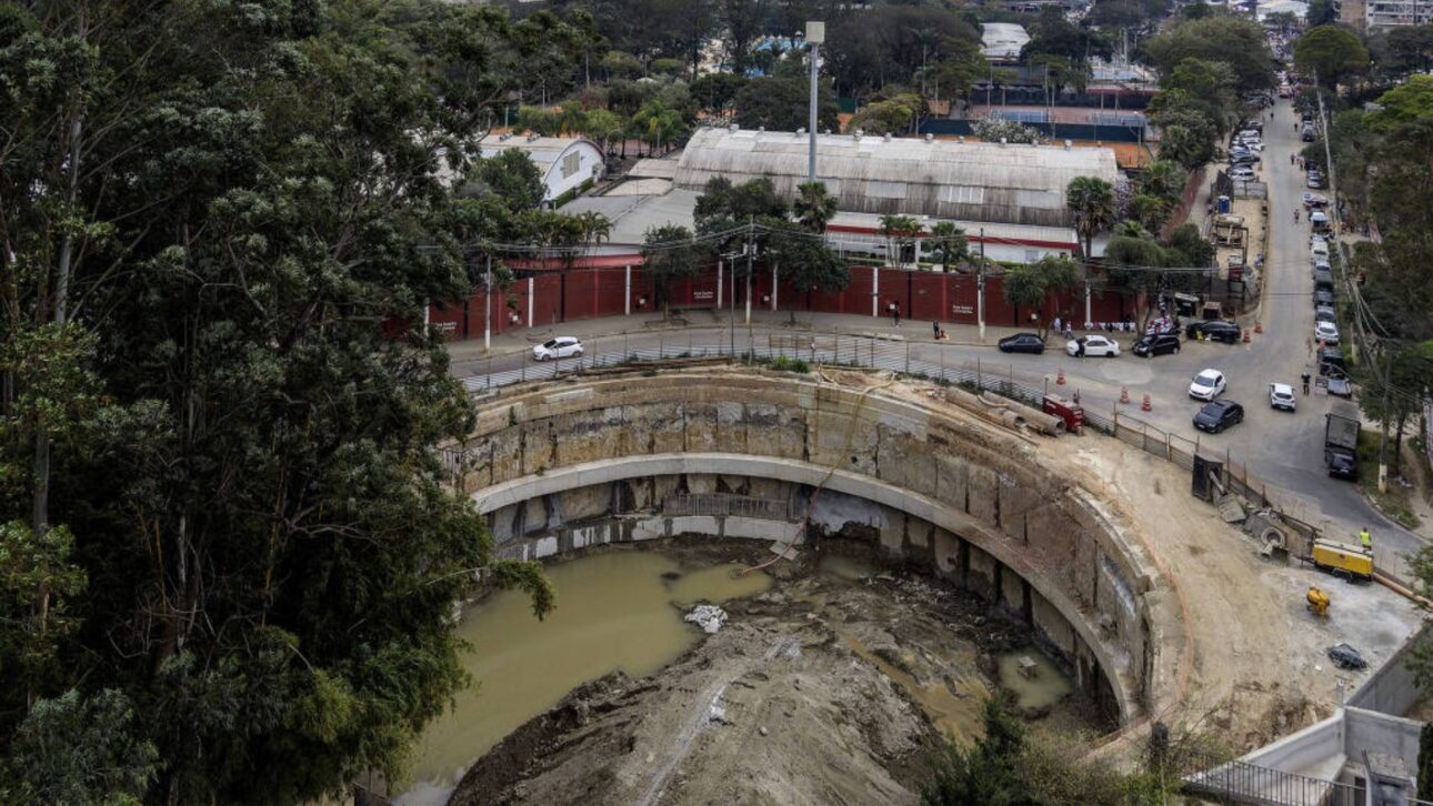 Obras no Morumbis criam piscinão de 133 milhões de litros para conter enchentes. Trânsito terá bloqueios e mudanças até 2026.