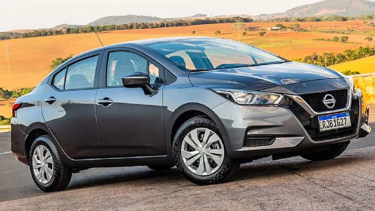 7 carros espaçosos e econômicos que cabem a família toda, custam a partir de R$ 38 mil e ainda rodam mais de 12 km/l; versões entre 2014 e 2017