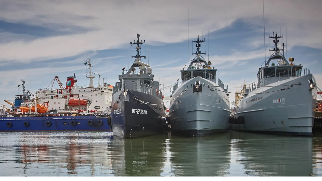 O grupo Damen fechou parceria com a Serco para fornecer 24 embarcações à Royal Navy no Reino Unido, dentro do programa de modernização da frota auxiliar britânica. Fonte: Damen Shipyards