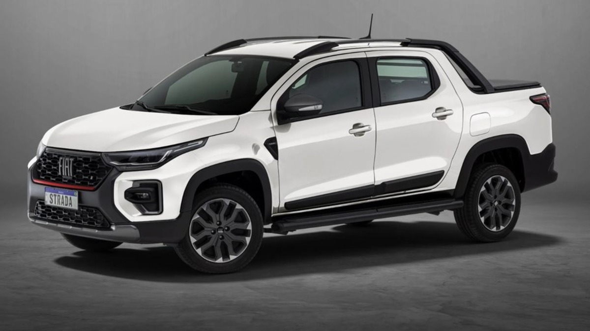 Ranking da Fenabrave mostra que, em 2025, 57% dos carros emplacados têm motor 1.0 e motos superam carros de passeio, reflexo da alta da gasolina.