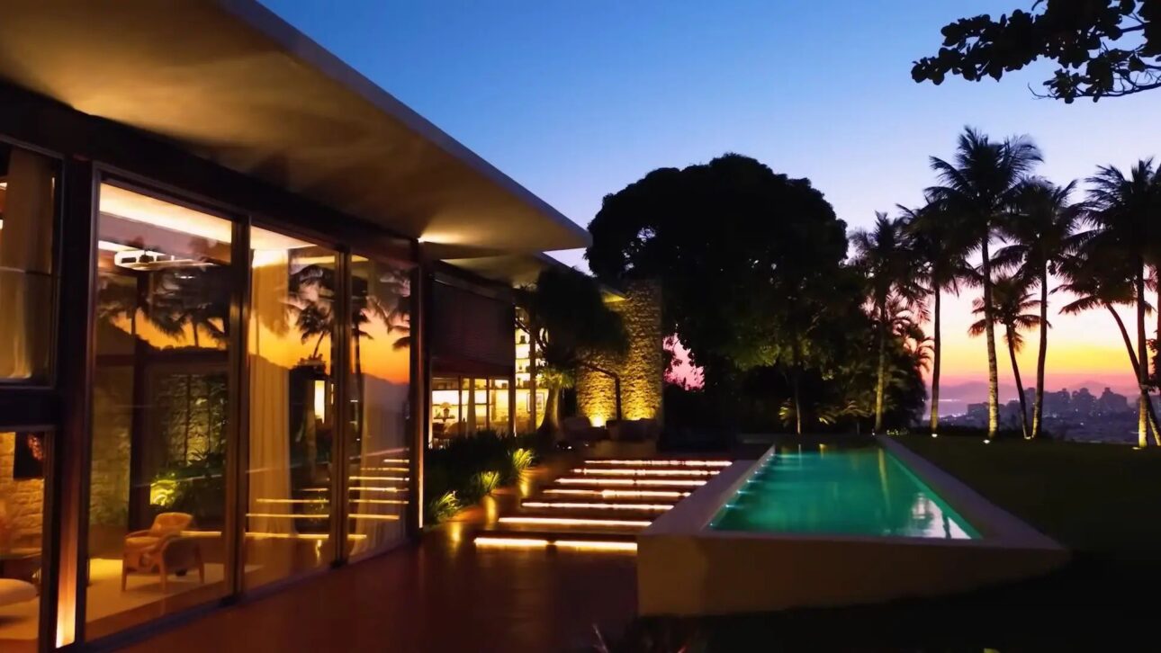 Residência de R$ 250 milhões de Márcio Garcia no Joá reúne sete suítes, 18 banheiros, piscina semiolímpica e vista para a Pedra da Gávea.
