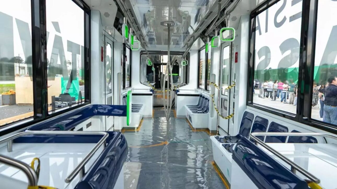 Veículo inovador com pneus e trilhos virtuais será testado no Paraná, transportando até 280 passageiros a até 70 km/h.