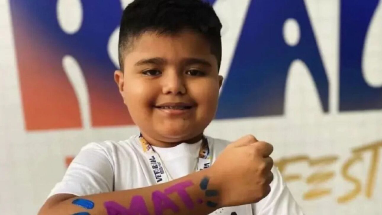 Menino amazonense de 11 anos conquista vaga em Matemática na UEA após decisão judicial e reacende debate sobre avanço escolar.