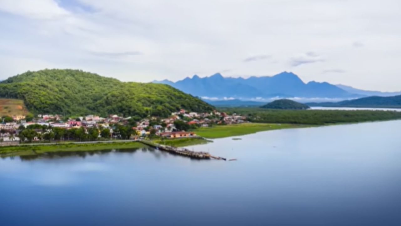 O paradoxo do litoral do Paraná: Por que a região com praias e porto estratégico foi "ignorada" pelos próprios paranaenses?
