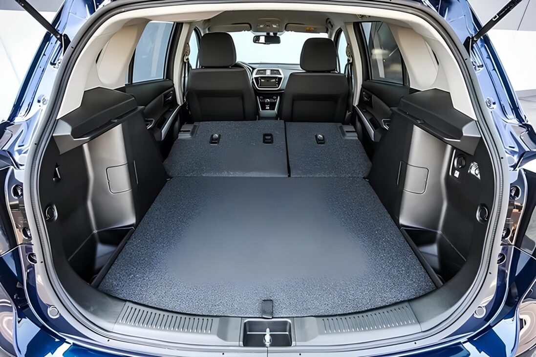 Custando cerca de R$ 58 mil e com motor 1.6 de 120 cv, este SUV japonês automático entrega conforto, economia de até 13 km/l e acabamento superior aos rivais; conheça o Suzuki S-Cross 1.6 2017