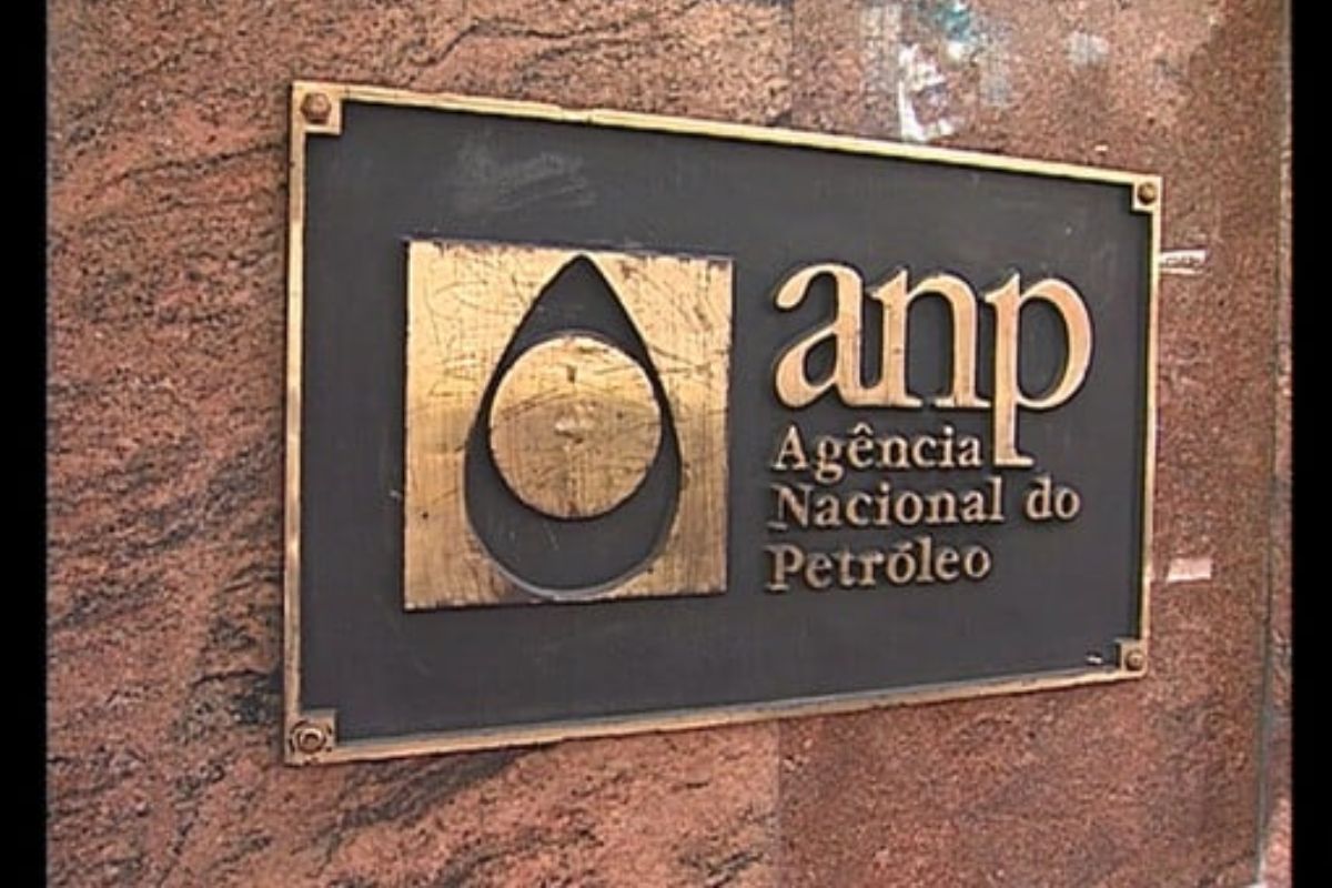 A fiscalização do abastecimento ANP ganha reforço com o novo acordo firmado entre a Agência Nacional do Petróleo, Gás Natural e Biocombustíveis (ANP) e o Instituto de Pesos e Medidas do Estado de São Paulo (Ipem-SP)