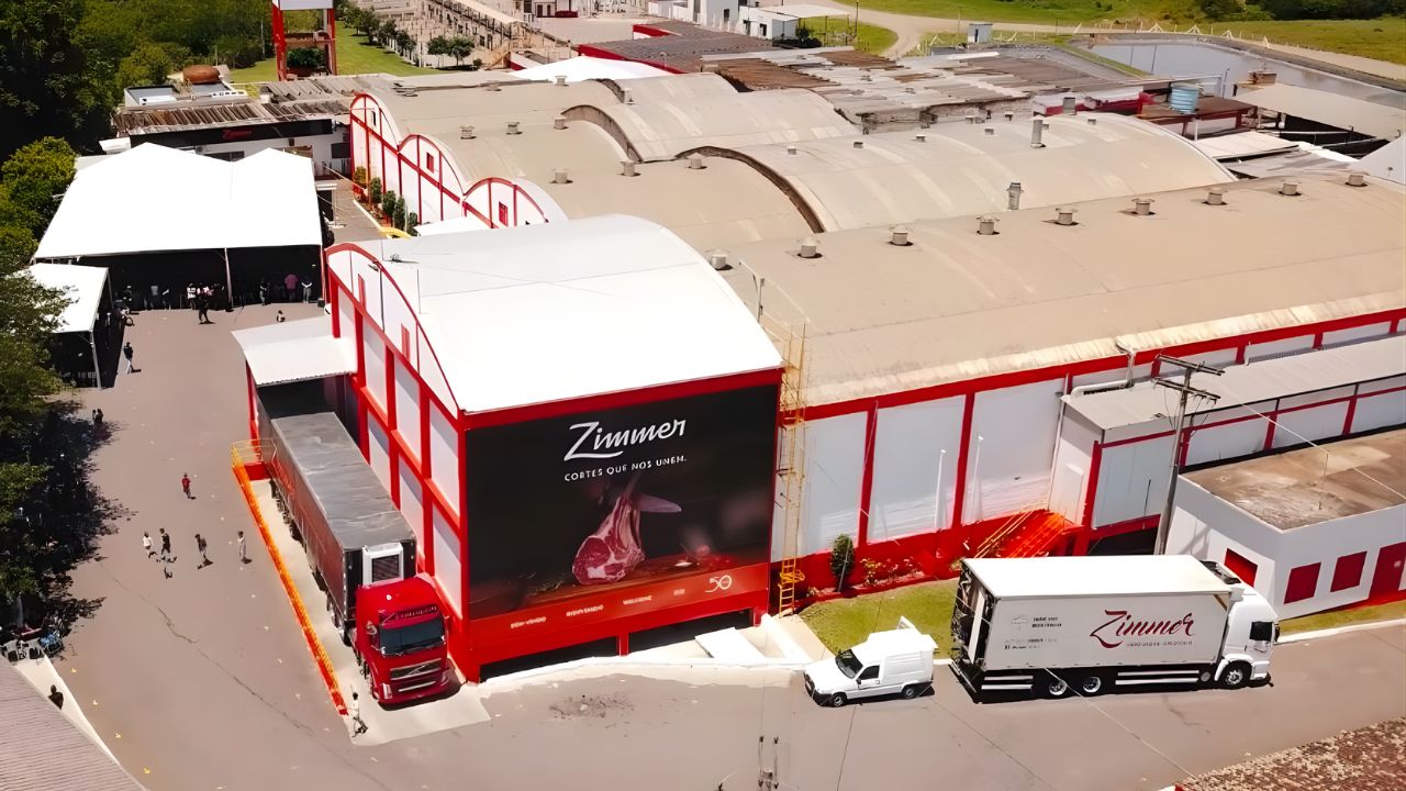 O frigorífico Zimmer ingressou com pedido de recuperação judicial no RS, alegando dívidas de R$ 75 milhões.