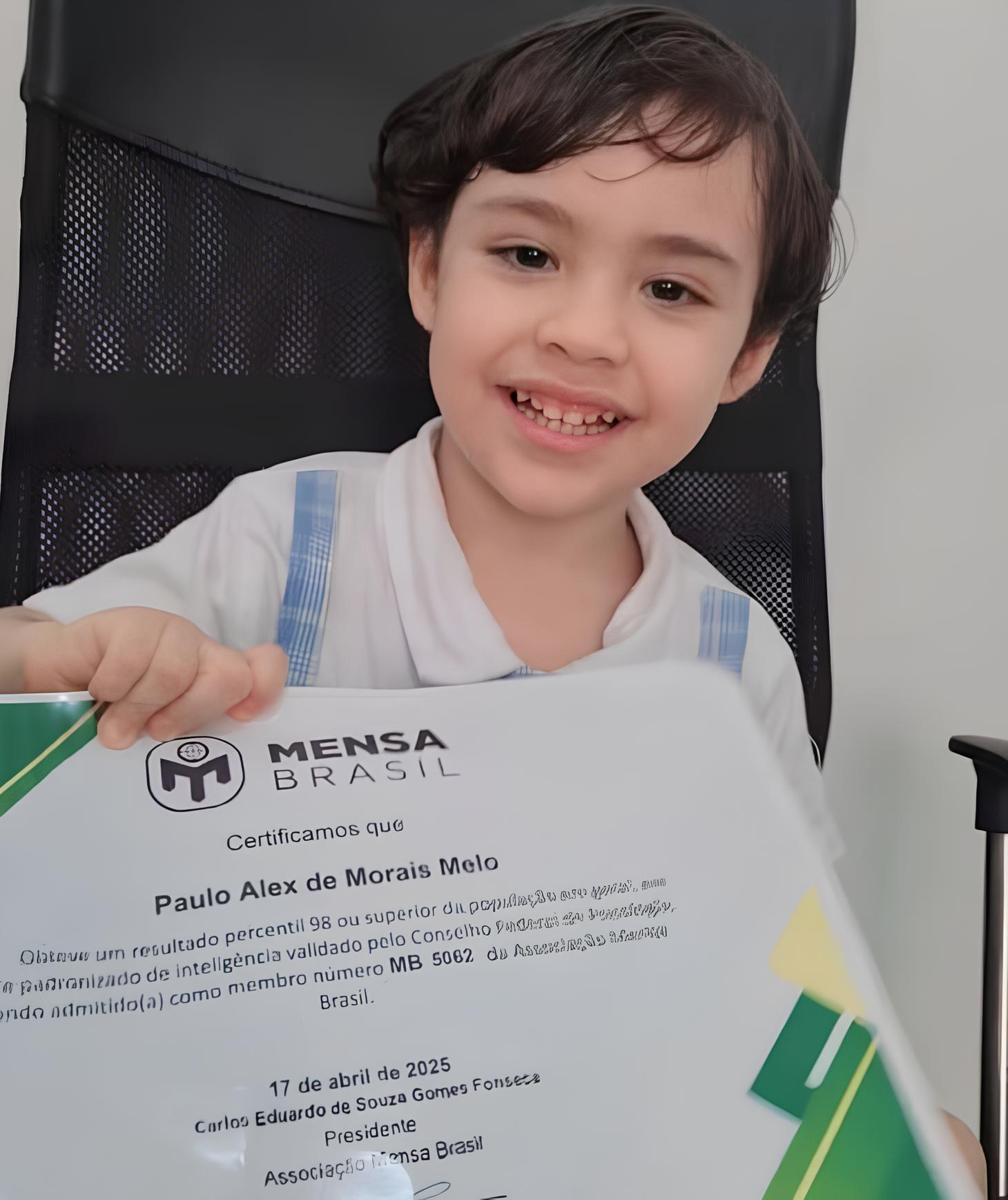 O garoto brasileiro que com apenas 2 anos possui QI de 132 e entrou para a Mensa, já fala três idiomas e é considerado um dos mais jovens superdotados do planeta