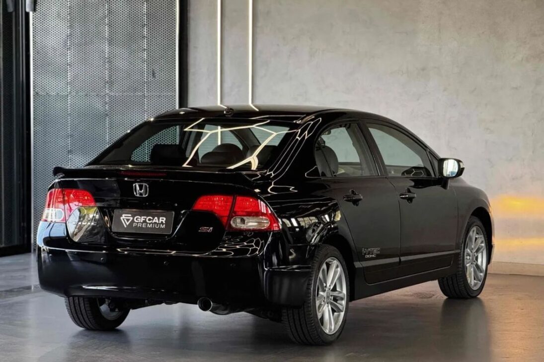 Entre os carros usados até R$ 40 mil, muitos escondem riscos de oficina, manutenção pesada e surpresa no orçamento. Veja por que certos SUV e sedã podem virar armadilhas.