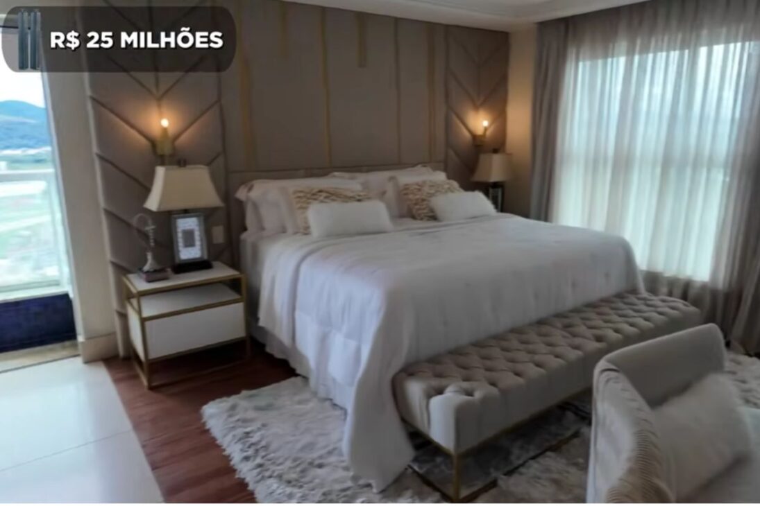 Num triplex de alto padrão em Balneário Camboriú, com piscina na sala e vizinhos milionários discretos, o status vira vitrine, mas também levanta dúvidas sobre custo e retorno