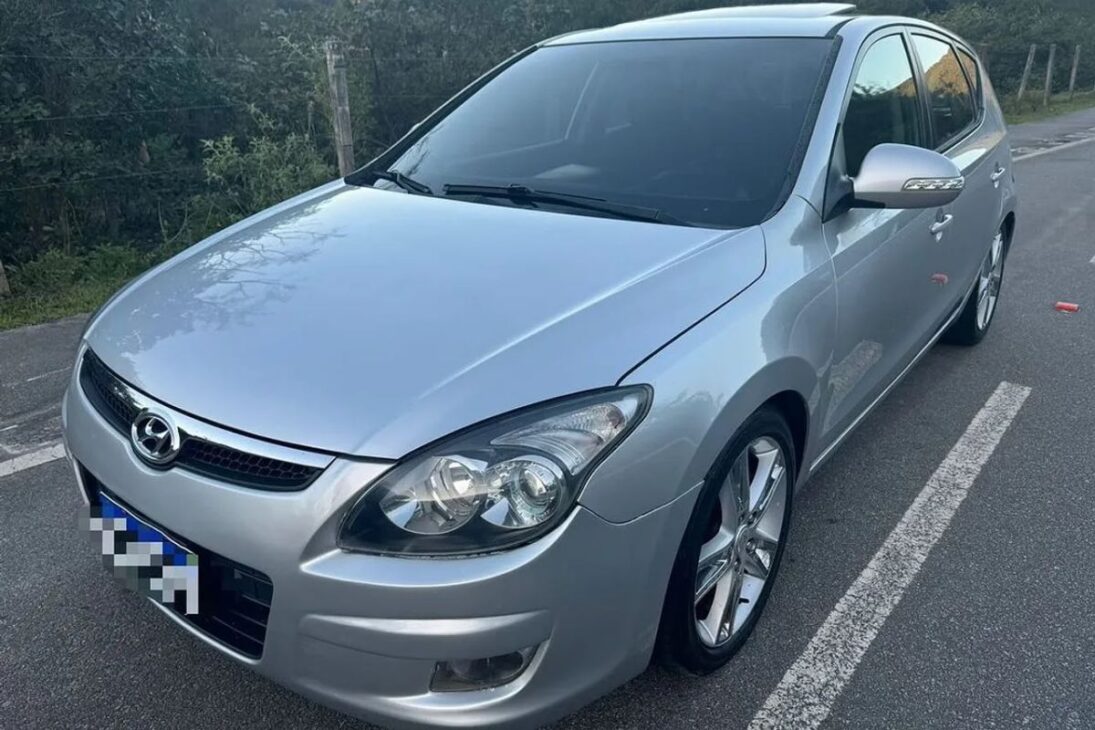 Descubra por que o hatch da Hyundai i30 ainda se destaca no mercado de usados, combinando suspensão independente, bom consumo e pacote de equipamentos difícil de superar