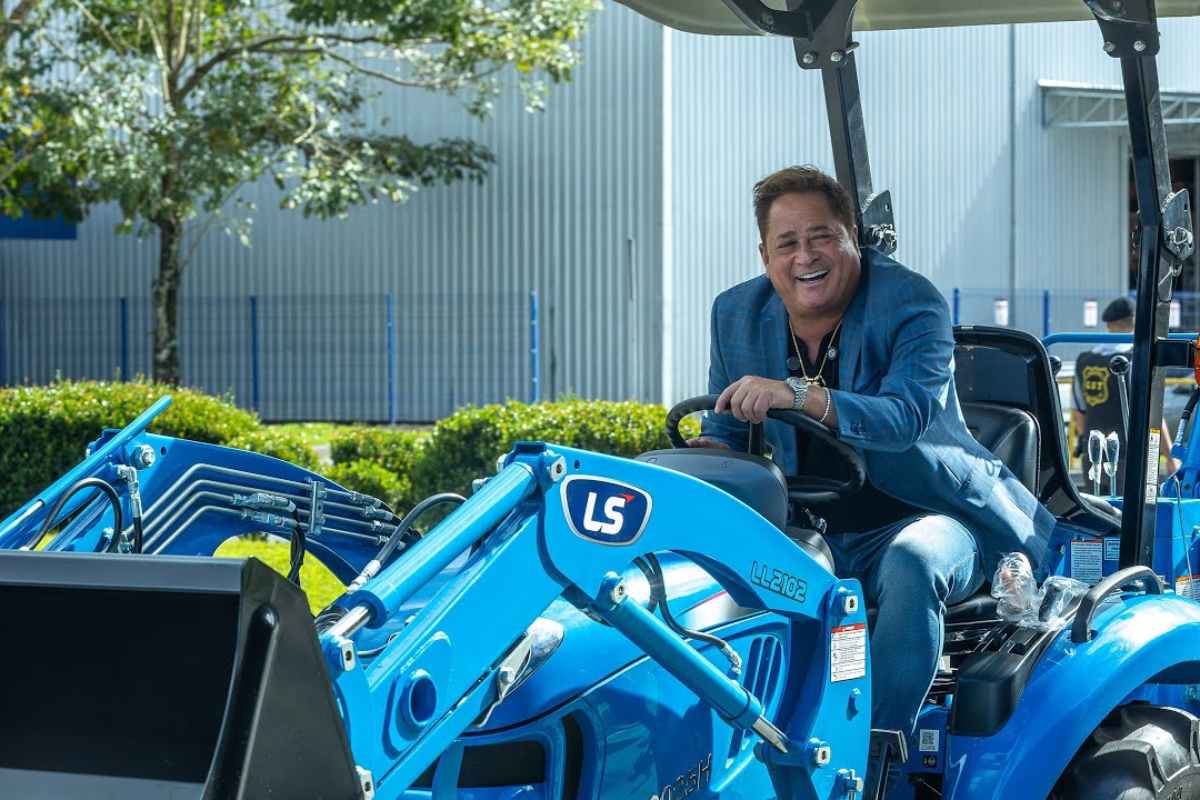 Na fábrica da LS Tractor, veja tratores na linha de montagem, estoque de peças gigante e como tudo isso faz diferença para o produtor rural brasileiro.