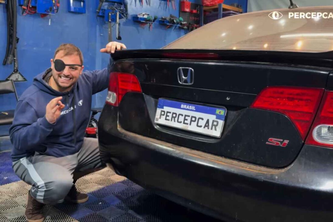 Investigamos um Honda Civic SI blindado de leilão, com marca de tiro, quilometragem contestada e motor K20 para revelar o que a ficha do leilão não mostra ao comprador.