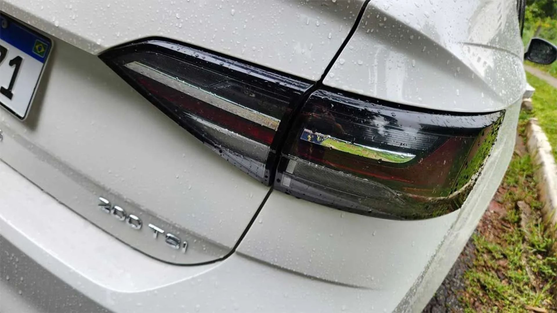 Conheça o VW Virtus Highline 2024: motor 1.0 200 TSI de 128 cv, até 706 km de autonomia e porta-malas de 521 l no mercado de usados.