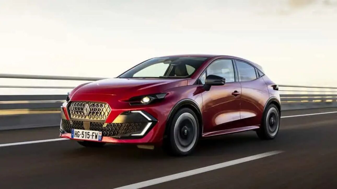 Renault Clio híbrido 2025 chega maior, mais potente e eficiente, com câmbio multimodo e 160 cv, destacando desempenho e baixo consumo.