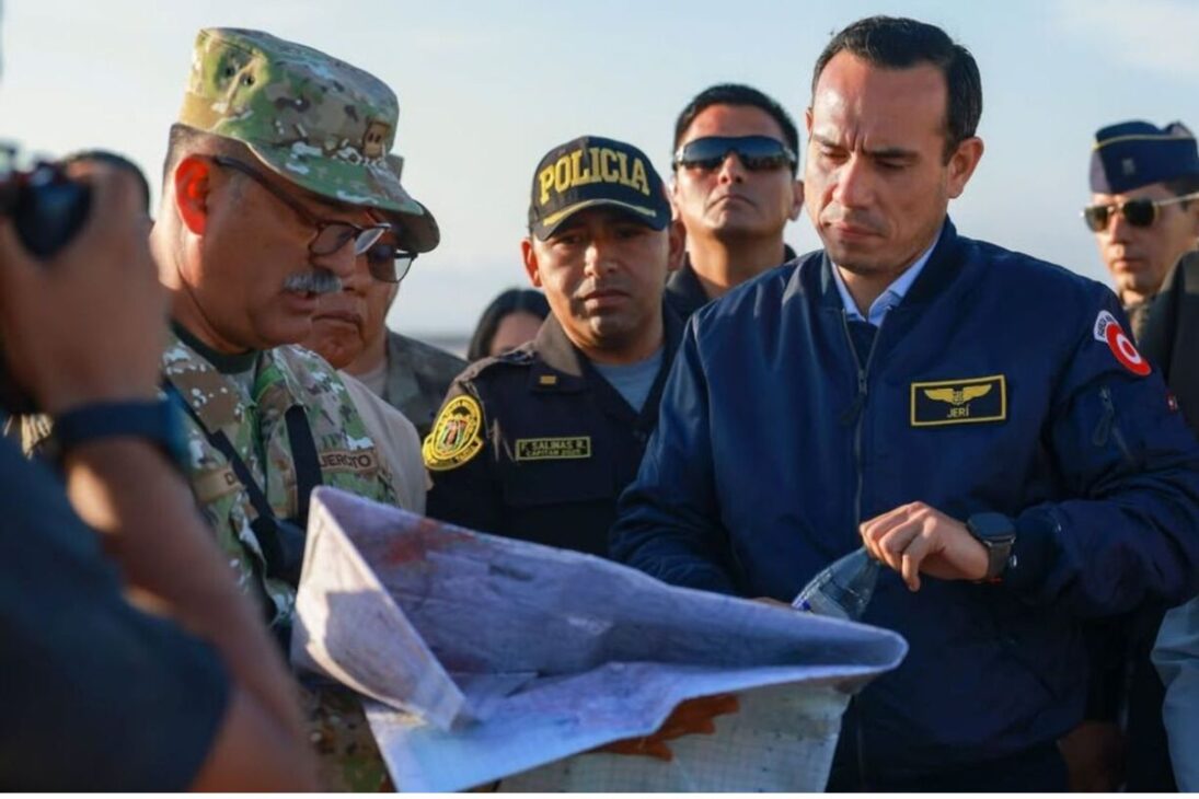 No auge da crise na fronteira, o Peru decreta estado de emergência, militariza Tacna, reage ao fluxo de migrantes vindos do Chile e expõe o novo tabuleiro migratório regional.


