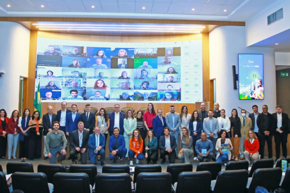 A energia limpa no Brasil está no centro de uma transformação histórica que une governo, setor produtivo e sociedade civil