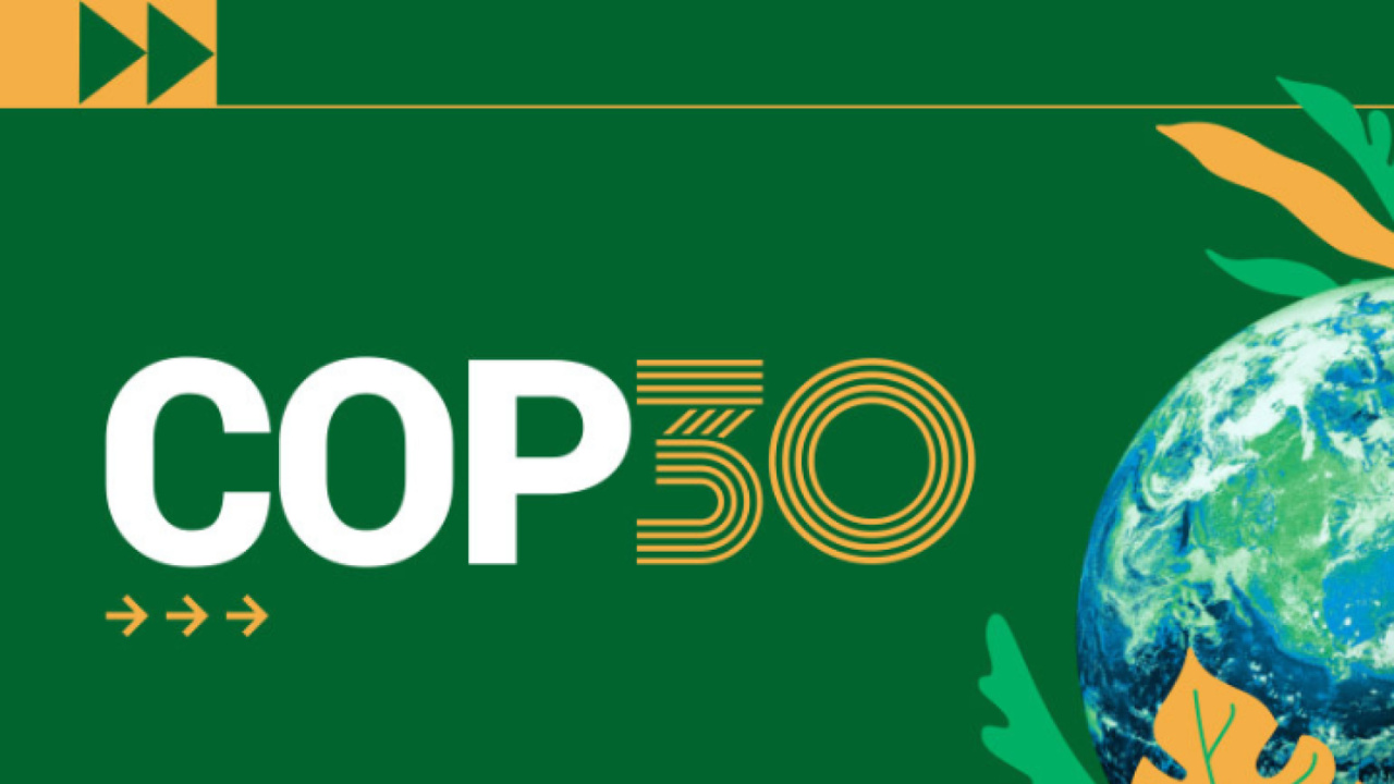 No último dia da COP30, controvérsias sobre combustíveis fósseis dominam Belém após incêndio que paralisou negociações. Países criticam rascunho sem referências ao petróleo, gás e carvão.