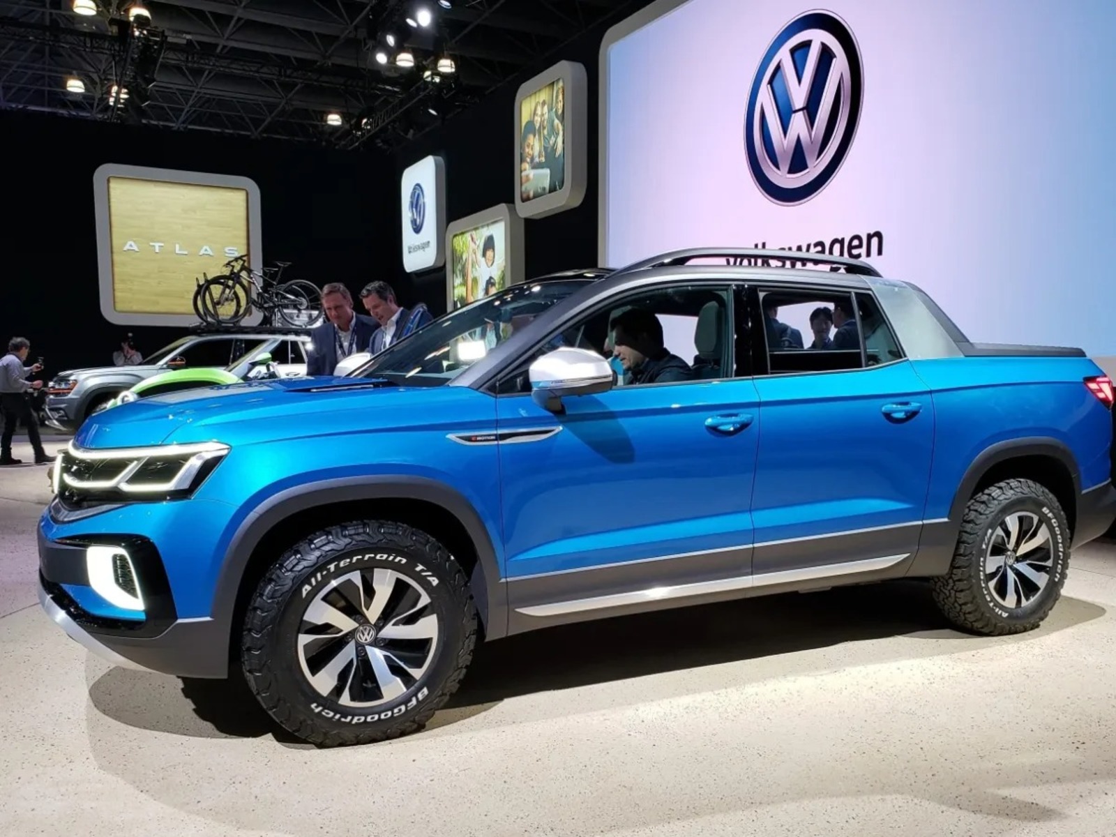 Volkswagen, Udara, Strada