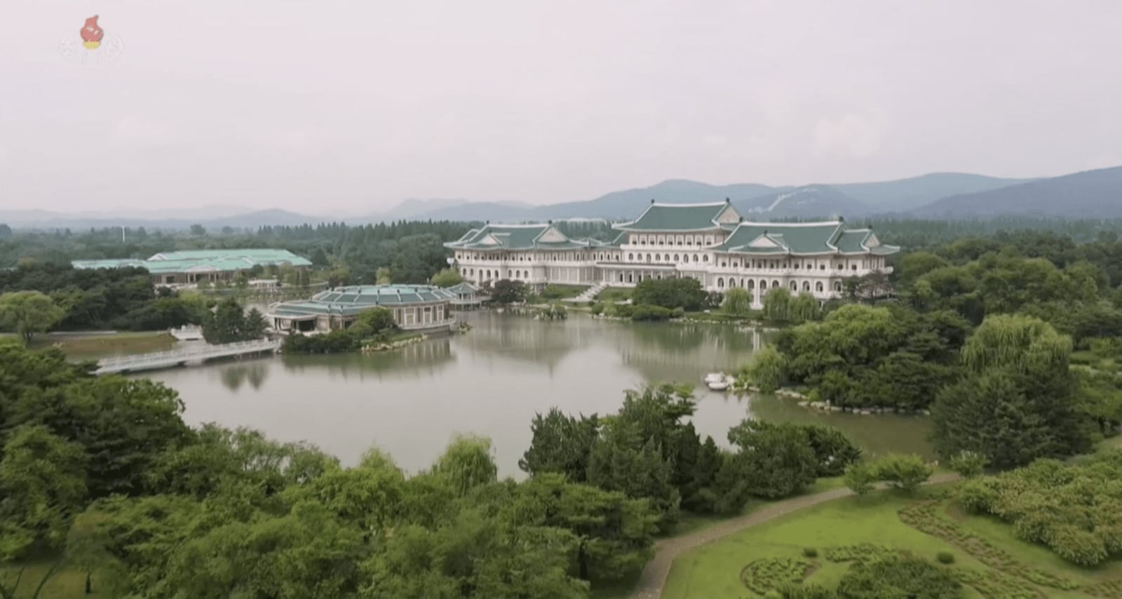 Coreia do Norte, Mansões