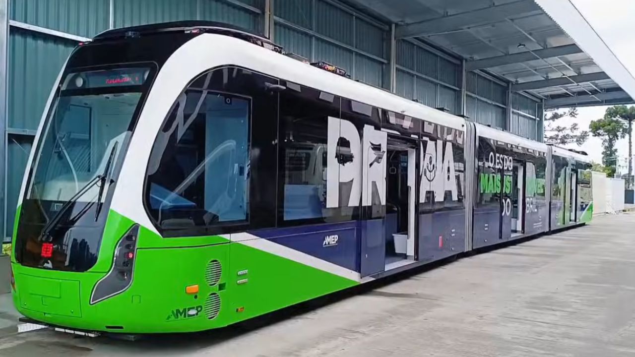 Bonde Urbano Digital do Paraná, com trilho virtual e operação elétrica, promete transporte público mais eficiente e nova mobilidade urbana.