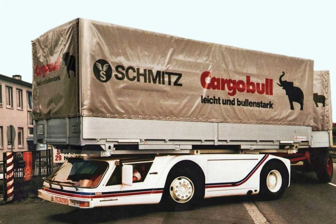caminhão mais bizarro da história Super Cargo 2040 usa cabine ultrabaixa e motor V8 Mercedes, inspira Volvo Vera e vira lenda esquecida das estradas europeias.