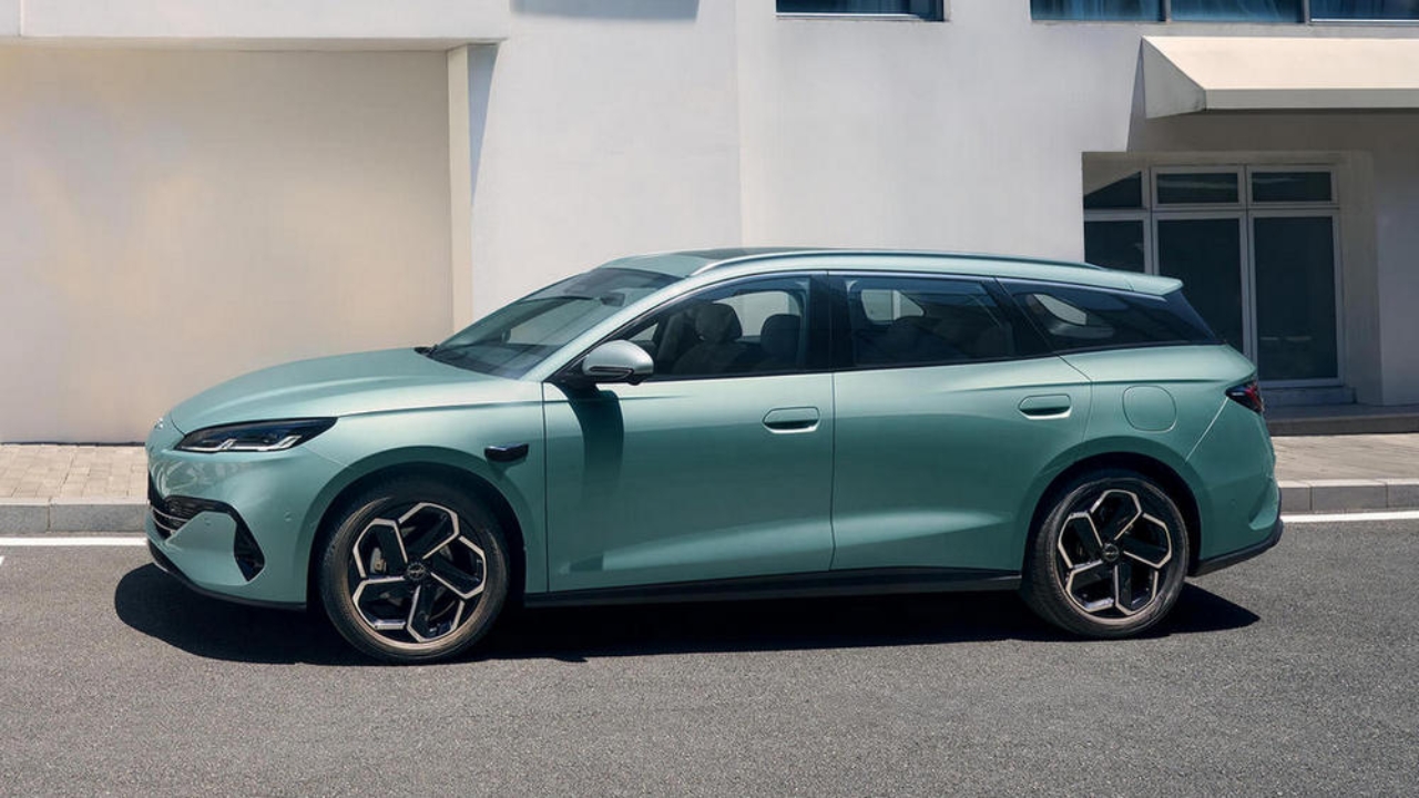 om 2.000 km de alcance combinado, a BYD Seal 06 DM I é registrada no INPI e reacende a ideia de perua híbrida com porta malas grande no Brasil