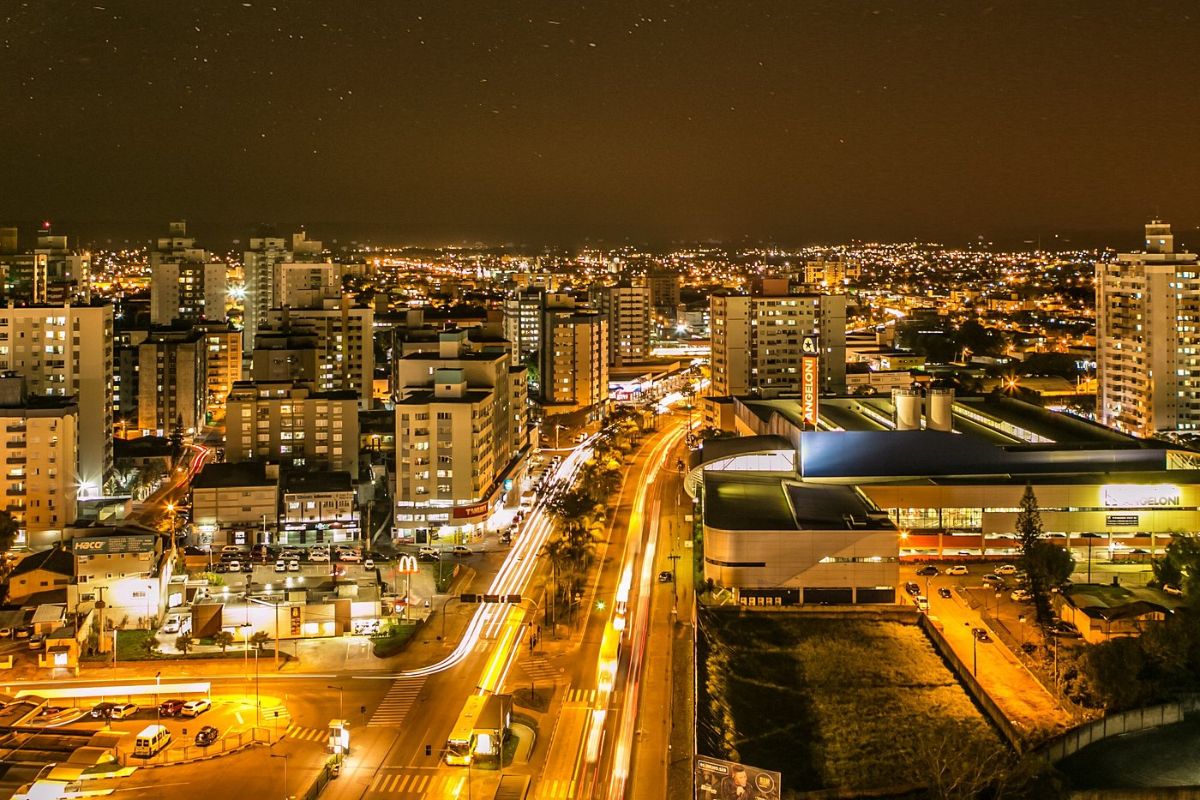 O pacote de R$ 240 milhões para Criciúma impulsiona a infraestrutura de Criciúma com obras de mobilidade, novas unidades de saúde e estação de tratamento de água.