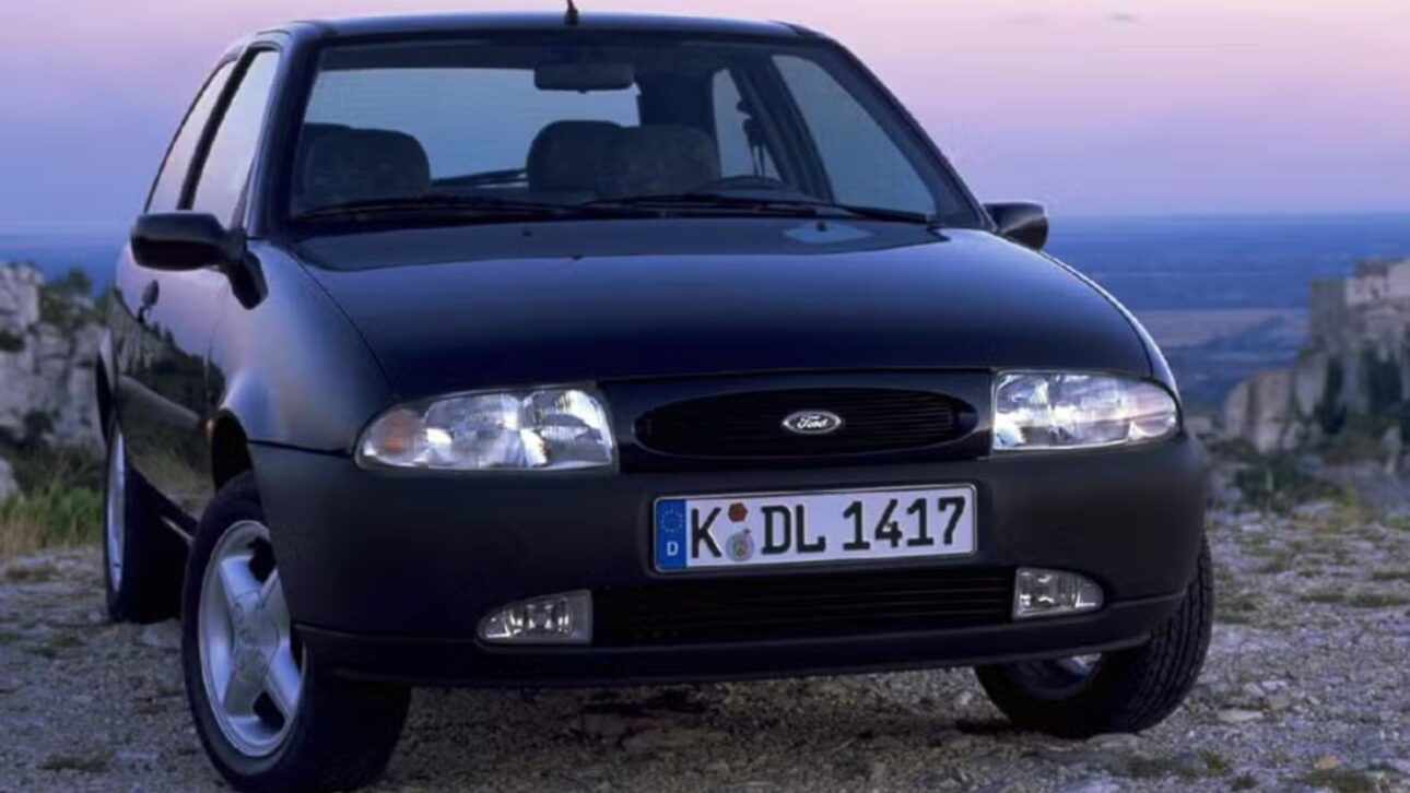 Conheça cinco versões do Ford Fiesta à venda no Brasil, com preços atualizados e detalhes de motores, consumo, equipamentos e diferenças entre elas.