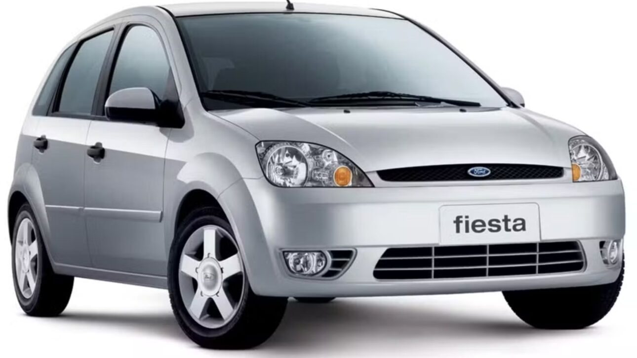 Conheça cinco versões do Ford Fiesta à venda no Brasil, com preços atualizados e detalhes de motores, consumo, equipamentos e diferenças entre elas.