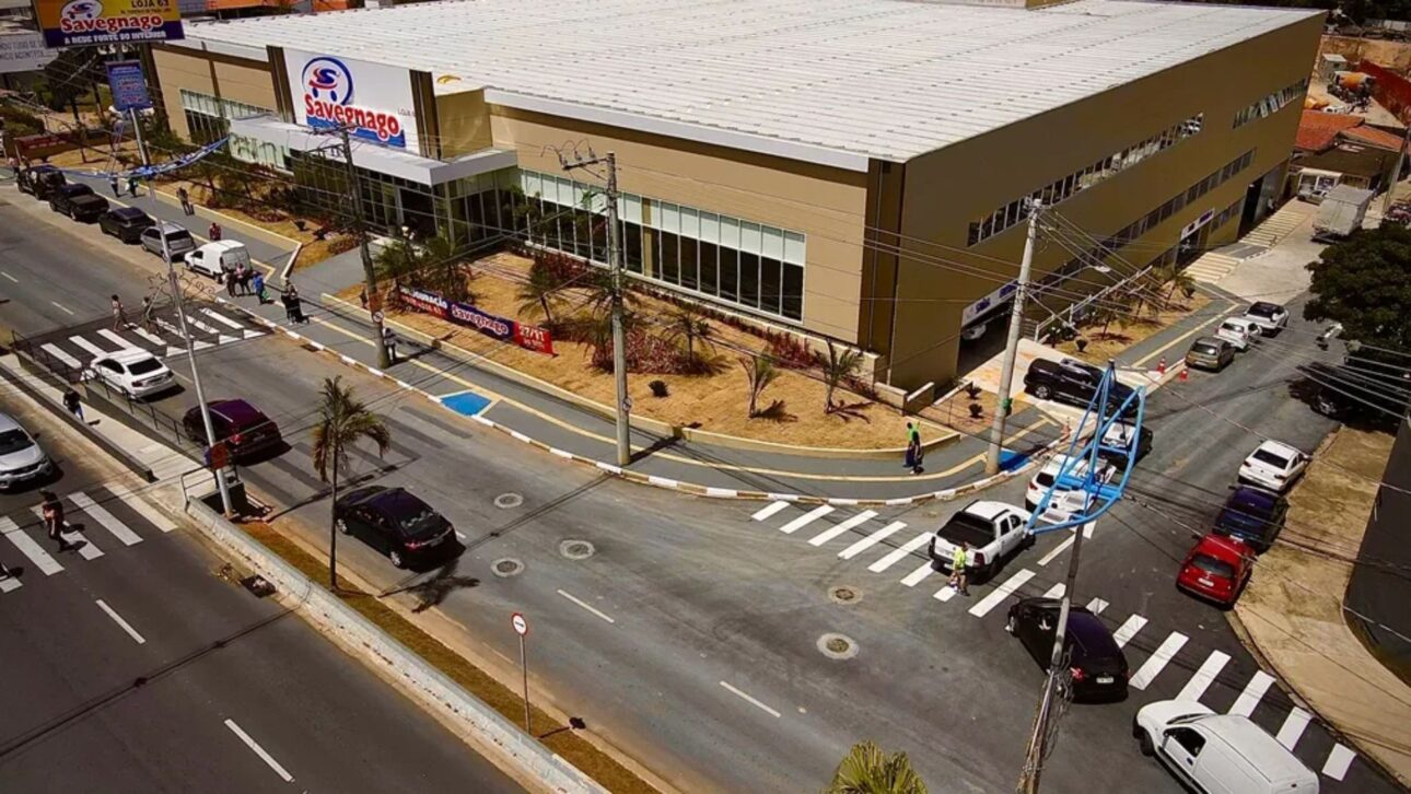 Savegnago testa escala 5×2 em nova loja de Indaiatuba e reacende debate sobre jornadas no varejo alimentar brasileiro. Confira detalhes.