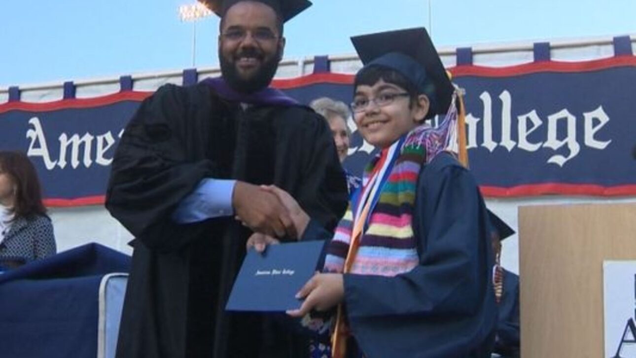 Tanishq Abraham chama atenção ao entrar na Mensa aos 4 anos, concluir o ensino médio aos 10 e obter três diplomas universitários aos 11 nos EUA.