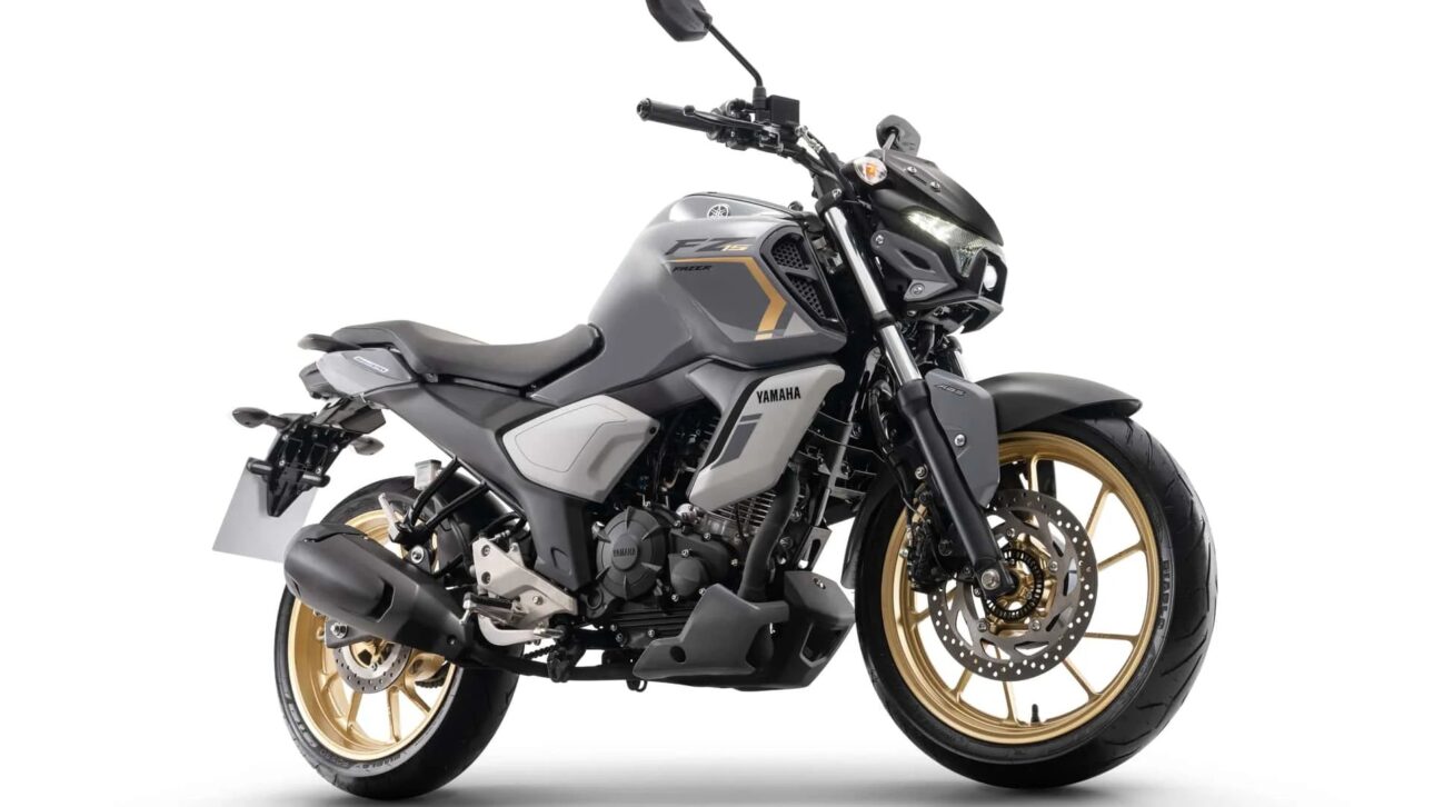 Yamaha Fazer FZ15 2026 chega por R$ 21.090 com motor 150 BlueFlex, ABS de série, painel digital, Y-Connect e quatro novas cores.