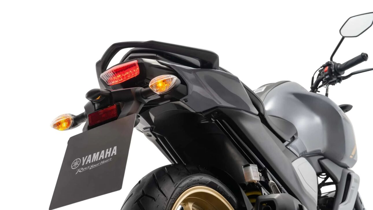 Yamaha Fazer FZ15 2026 chega por R$ 21.090 com motor 150 BlueFlex, ABS de série, painel digital, Y-Connect e quatro novas cores.
