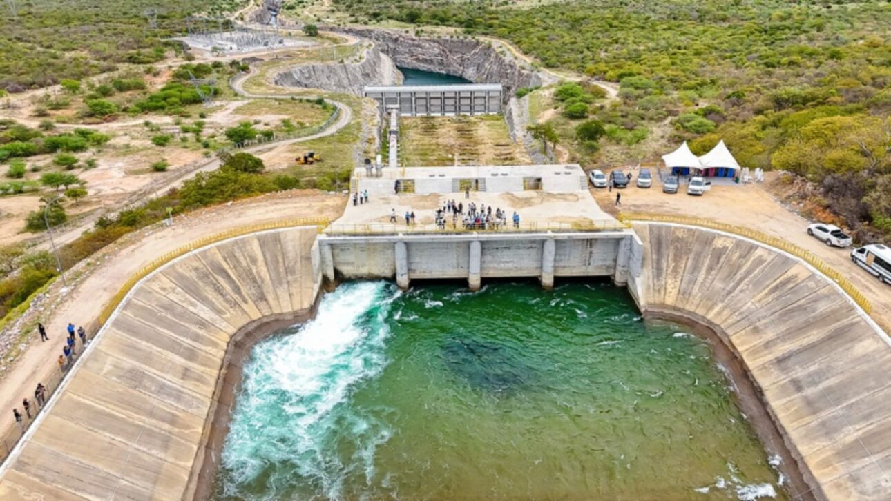 Transposição do São Francisco leva água a 12 milhões, mobiliza 70 obras no Nordeste e consolida o maior projeto hídrico do Brasil. Em 2025.