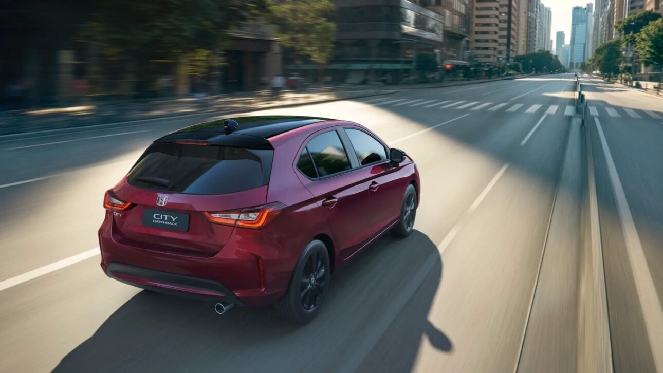 Honda City Hatch 2025 é o carro mais barato da marca no Brasil, com motor 1.5 flex, câmbio CVT e consumo de até 17,8 km/l em teste.