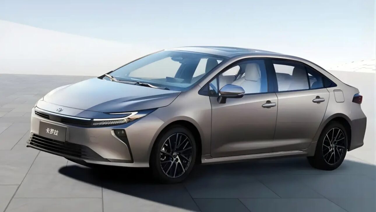 Toyota Corolla 2026 estreia na China com novo visual, híbrido de 137 cv, consumo de até 24,2 km/l, mais espaço interno e preços agressivos.