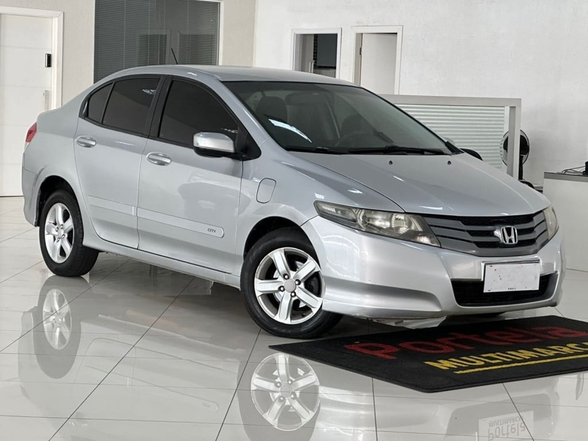 Carros até R$ 45.000 em 2026: consumo, manutenção, custos de peças e motivos que tornam HB20 e City escolhas racionais.