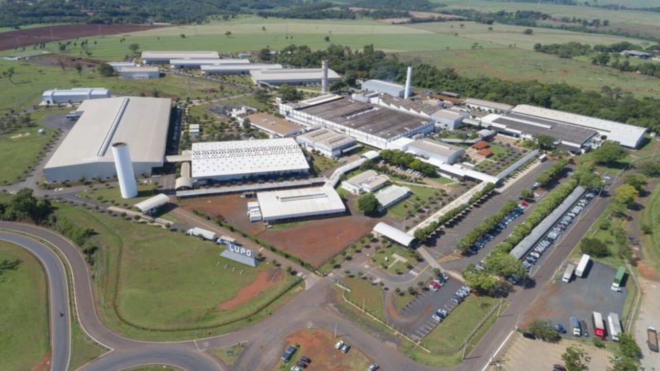 Após 104 anos, Lupo leva produção ao Paraguai, investe R$30 milhões, reduz custos em 28% e reage à nova lei que elevou tributos no Brasil.