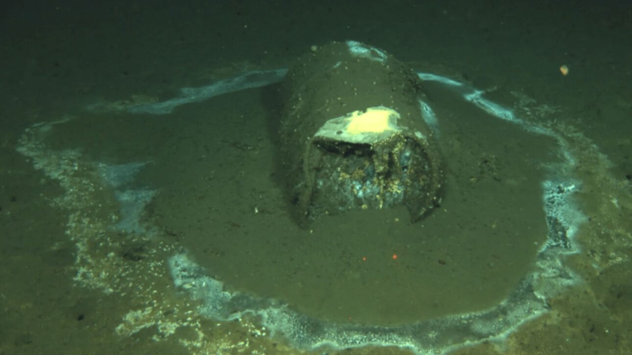 EUA despejaram milhares de barris com lixo radioativo no Pacífico perto de San Francisco; décadas depois, tecnologia moderna revela onde estão e expõe um passivo ambiental histórico.