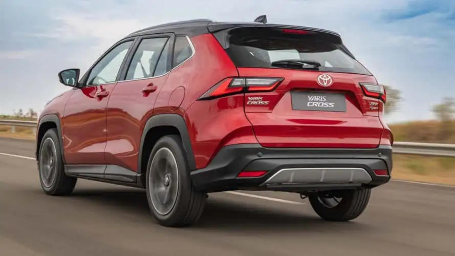 Toyota Yaris Cross 2026 tem data para chegar às lojas, versões híbridas e aspiradas, consumo de até 17,9 km/l e garantia estendida de até 10 anos.