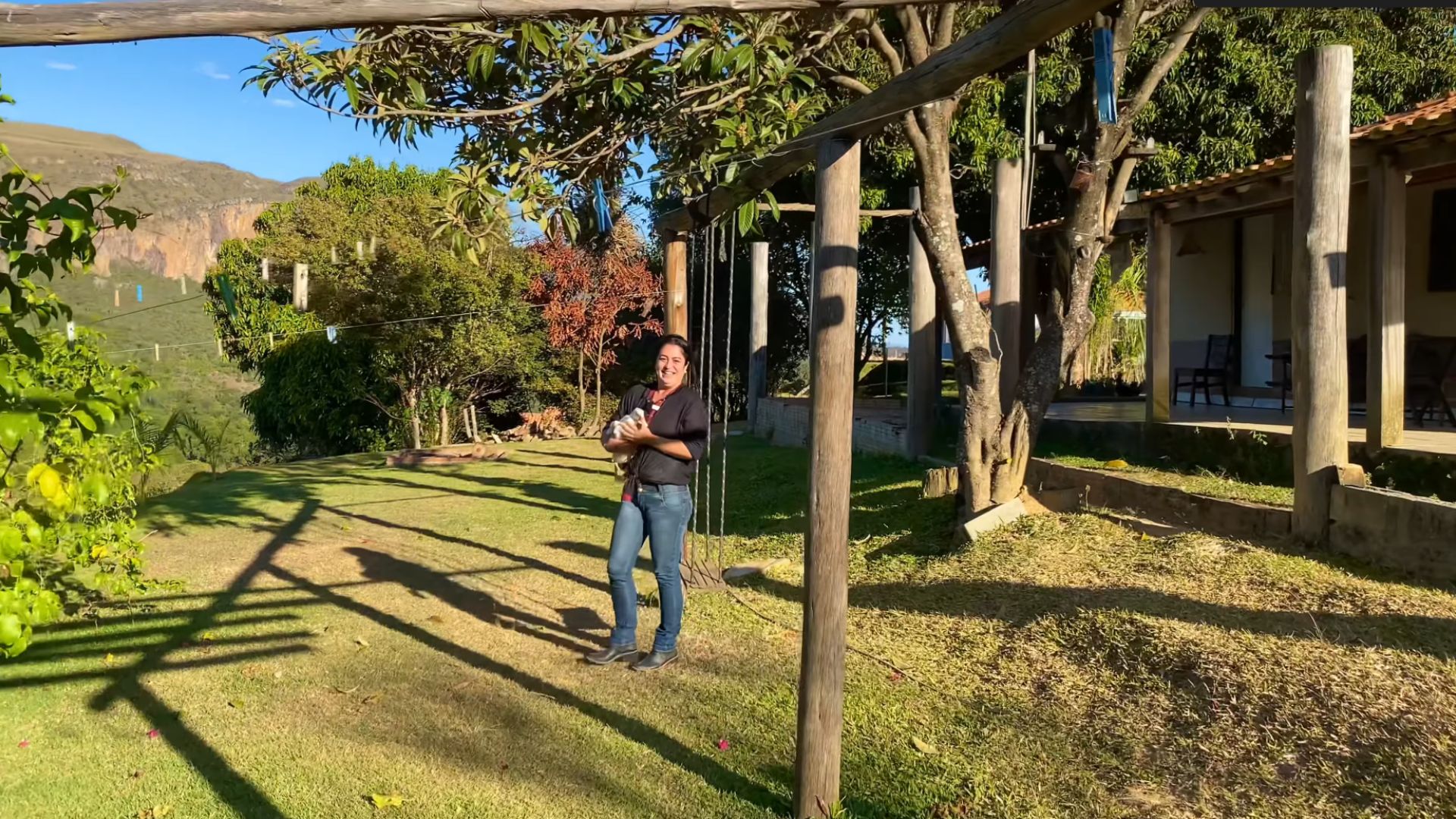 Projeto em Capitólio transforma área familiar no Fecho da Serra em hospedagem rural, natureza preservada e experiência de roça.
