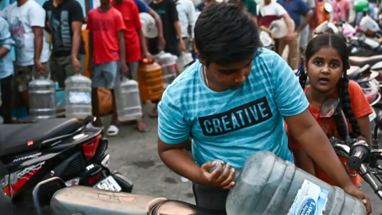 Bengaluru enfrenta crise hídrica com poços secando, uso intenso de caminhões-pipa e risco crescente de colapso no abastecimento urbano.