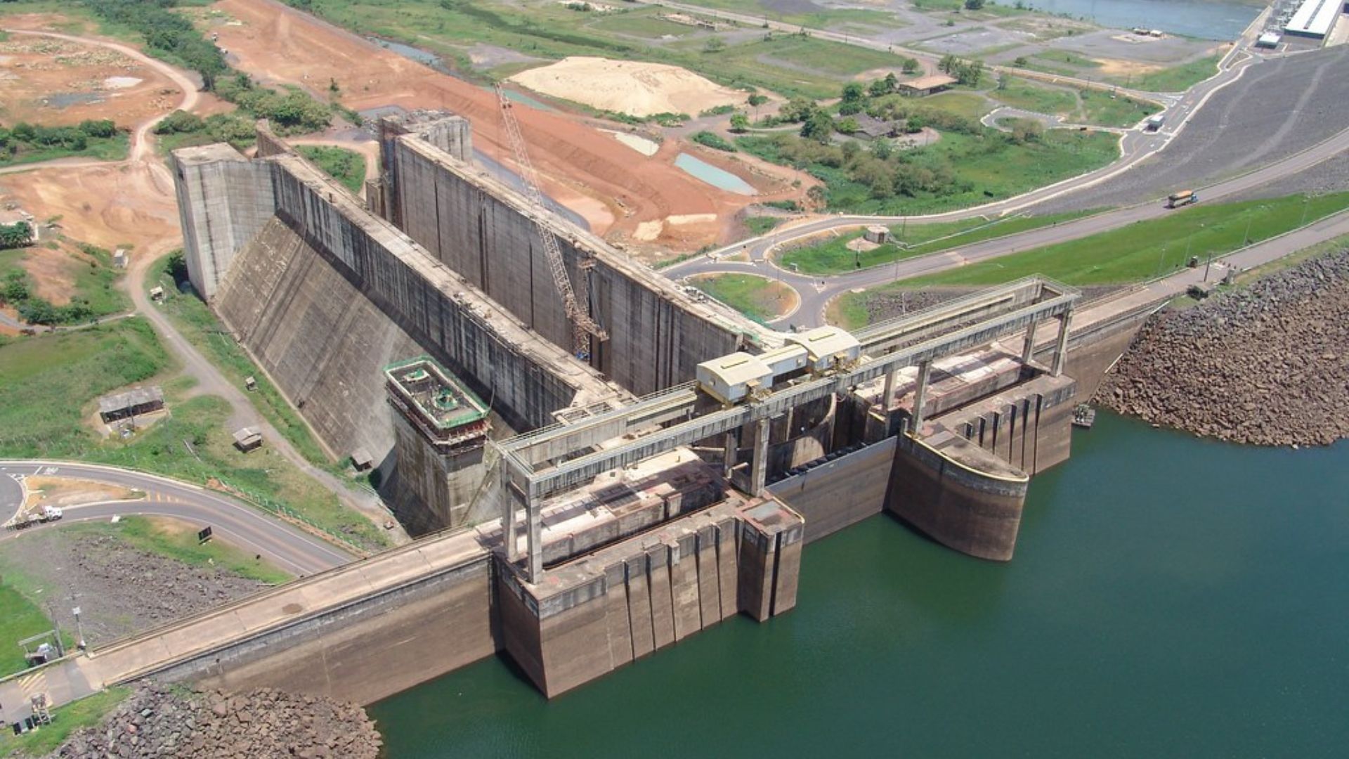 Eclusas de Tucuruí funcionam como um elevador de navios na Amazônia, com 210 metros de extensão e desnível de até 72 metros no rio Tocantins.