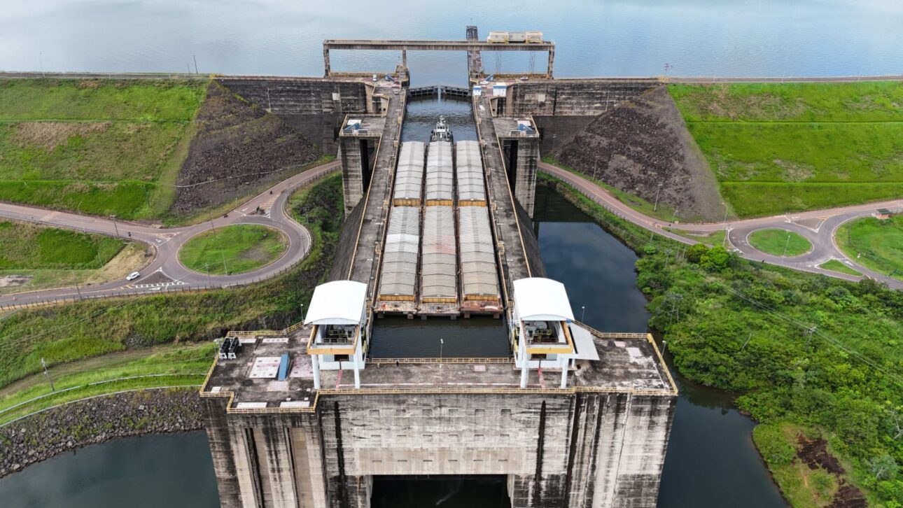 Eclusas de Tucuruí funcionam como um elevador de navios na Amazônia, com 210 metros de extensão e desnível de até 72 metros no rio Tocantins.