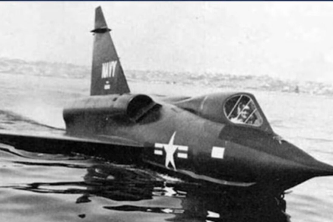 Conheça o caça hidroavião supersônico Sea Dart, hidroavião supersônico da Marinha dos Estados Unidos que marcou a aviação militar e a aviação naval.