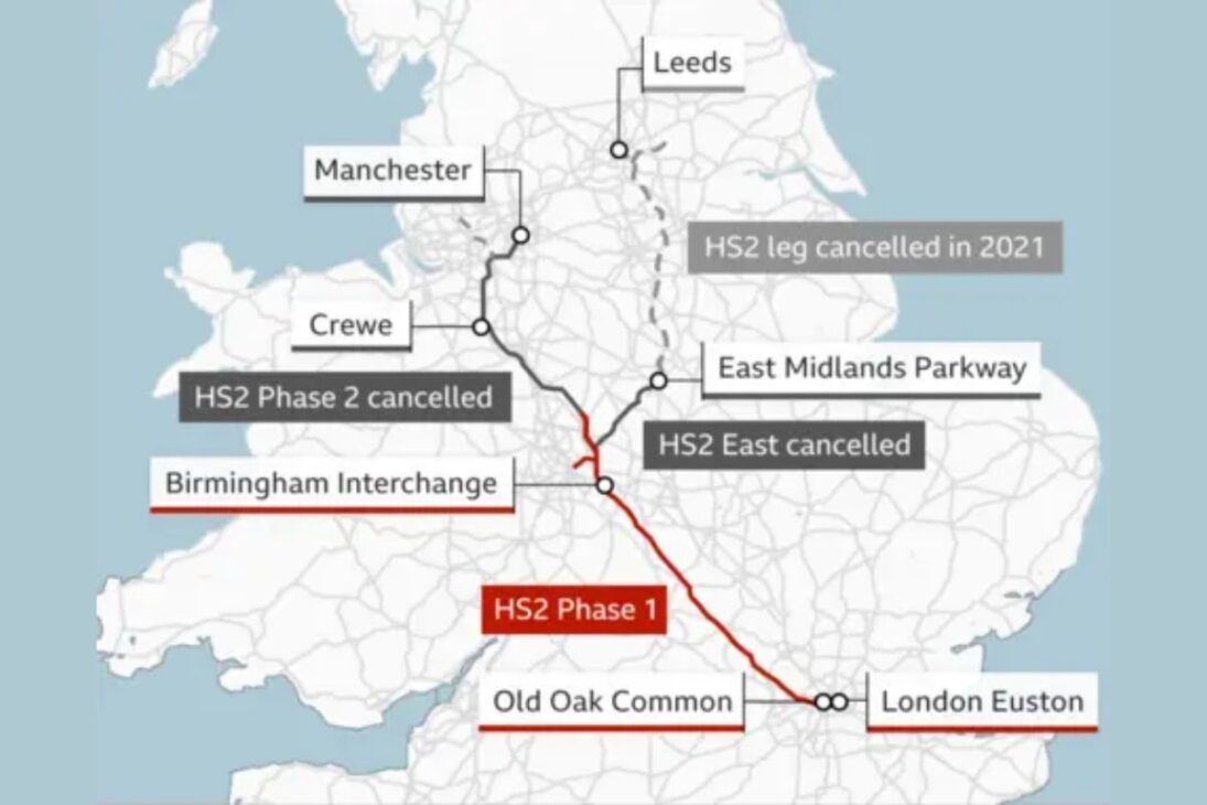 HS2 expõe túneis gigantes sob o Reino Unido: construção em área sensível, projeto paralisado e infraestrutura subterrânea pronta, enquanto trilhos e sistemas ainda dependem de replanejamento em 2026.